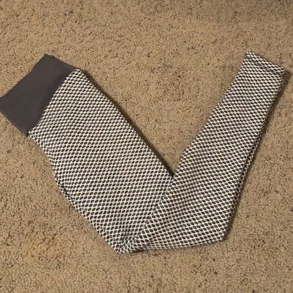 🐠 2 for $16 Grey TikTok leggings - Picture 2 of 2